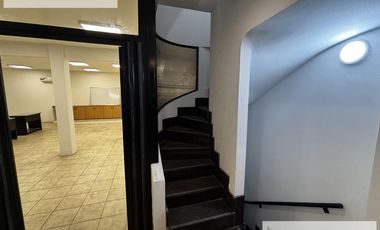 Galpón  / Deposito con oficinas 3800 m2 en Banfield Alquiler - Venta