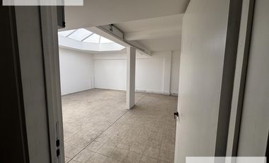 Galpón  / Deposito con oficinas 3800 m2 en Banfield Alquiler - Venta