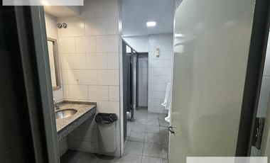 Galpón  / Deposito con oficinas 3800 m2 en Banfield Alquiler - Venta