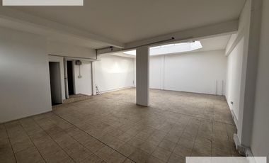 Galpón  / Deposito con oficinas 3800 m2 en Banfield Alquiler - Venta