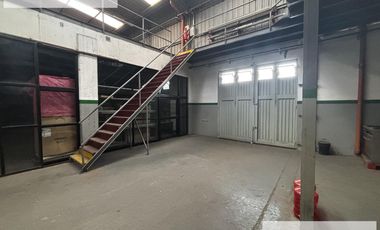 Galpón  / Deposito con oficinas 3800 m2 en Banfield Alquiler - Venta
