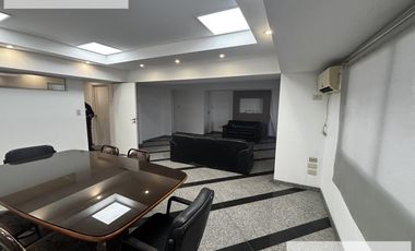 Galpón  / Deposito con oficinas 3800 m2 en Banfield Alquiler - Venta