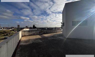 Galpón  / Deposito con oficinas 3800 m2 en Banfield Alquiler - Venta