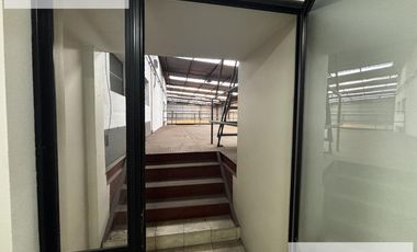 Galpón  / Deposito con oficinas 3800 m2 en Banfield Alquiler - Venta