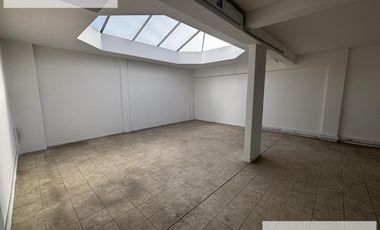 Galpón  / Deposito con oficinas 3800 m2 en Banfield Alquiler - Venta