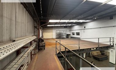 Galpón  / Deposito con oficinas 3800 m2 en Banfield Alquiler - Venta