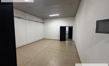 Galpón  / Deposito con oficinas 3800 m2 en Banfield Alquiler - Venta