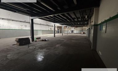 Galpón  / Deposito con oficinas 3800 m2 en Banfield Alquiler - Venta