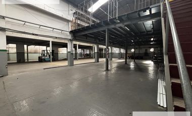 Galpón  / Deposito con oficinas 3800 m2 en Banfield Alquiler - Venta