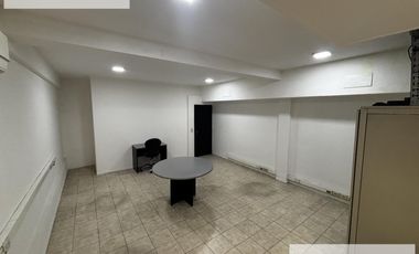 Galpón  / Deposito con oficinas 3800 m2 en Banfield Alquiler - Venta