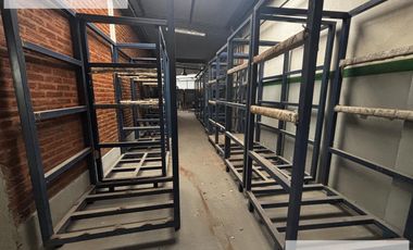 Galpón  / Deposito con oficinas 3800 m2 en Banfield Alquiler - Venta