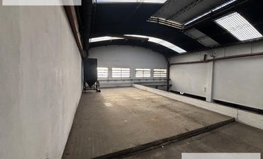 Galpón  / Deposito con oficinas 3800 m2 en Banfield Alquiler - Venta