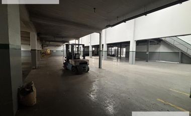Galpón  / Deposito con oficinas 3800 m2 en Banfield Alquiler - Venta