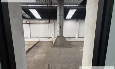 Galpón  / Deposito con oficinas 3800 m2 en Banfield Alquiler - Venta