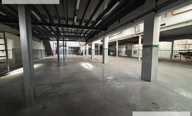 Galpón  / Deposito con oficinas 3800 m2 en Banfield Alquiler - Venta