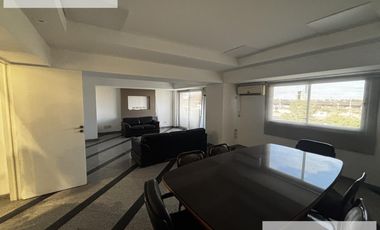 Galpón  / Deposito con oficinas 3800 m2 en Banfield Alquiler - Venta