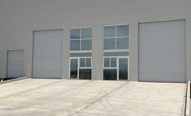 Nave Industrial en Renta Cerca del Parque Bernardo Quintana 2,200 m2