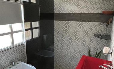 Casa quinta en alquiler permanente. Barrio Brigadier López. Todos los servicios.