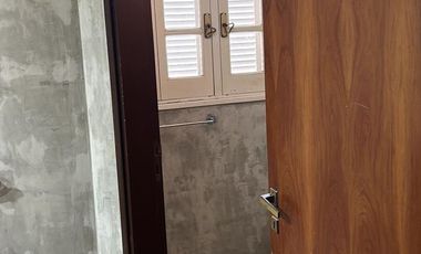 Casa quinta en alquiler permanente. Barrio Brigadier López. Todos los servicios.