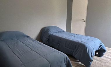 Casa quinta en alquiler permanente. Barrio Brigadier López. Todos los servicios.