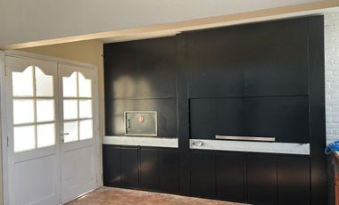 Casa quinta en alquiler permanente. Barrio Brigadier López. Todos los servicios.