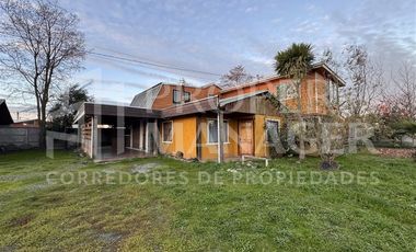 Parcela en Venta en Casa 5D–2B con Piscina y Quincho – Km 9 Camino a Las Mariposas, Chillán