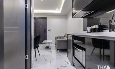 1 Bedroom Condo with City and Sea View