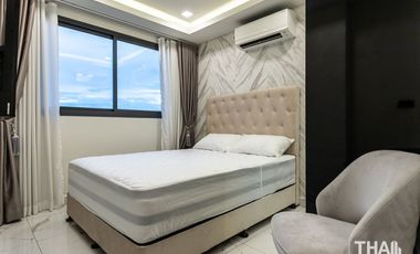 Compact 2 Bedroom, 1 Bathroom Condo with City and Sea View