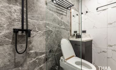 Compact 2 Bedroom, 1 Bathroom Condo with City and Sea View