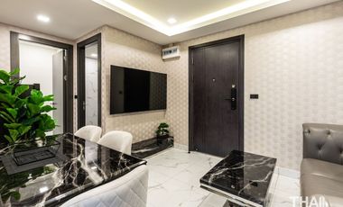 Compact 2 Bedroom, 1 Bathroom Condo with City and Sea View