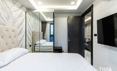 Compact 2 Bedroom, 1 Bathroom Condo with City and Sea View