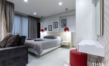 Spacious Ground Floor Condo with Pool Access