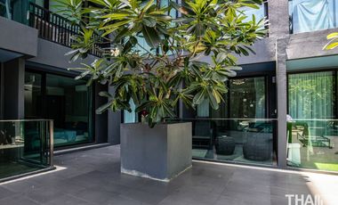 Spacious Ground Floor Condo with Pool Access
