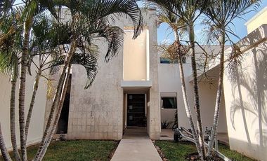 Casa en RENTA con Paneles solares, Montebello