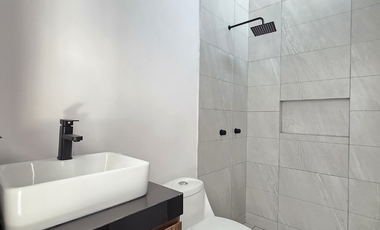 CASA EN VENTA 1 PLANTA, 2 RECÁMARAS, 2 BAÑOS, COCHERA PARA 1 AUTO