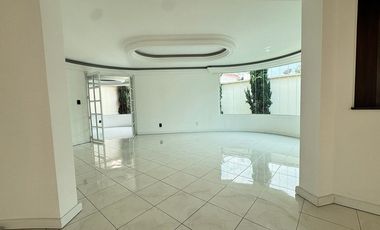 RENTA CASA BOSQUES DE LA HERRADURA