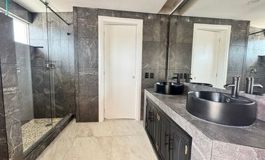 RENTA CASA BOSQUES DE LA HERRADURA