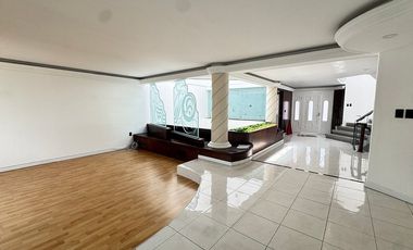 RENTA CASA BOSQUES DE LA HERRADURA