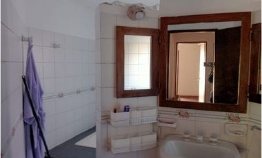 CASA EN VENTA 3 DORM Bº EL REFUGIO arguello