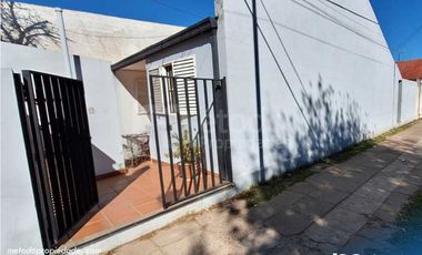Casa - B° Republica de Venezuela - Las Piedras y Peatonal
