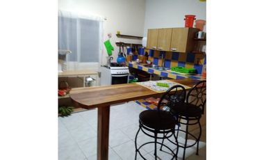 Propiedad de playa de 2 dormitorios, casita y una piscina