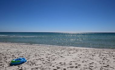 Propiedad de playa de 2 dormitorios, casita y una piscina