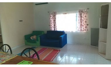Propiedad de playa de 2 dormitorios, casita y una piscina