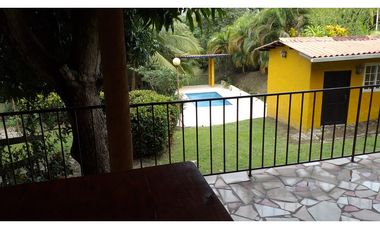 Propiedad de playa de 2 dormitorios, casita y una piscina