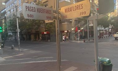 Estacionamiento en Miraflores, Santiago.