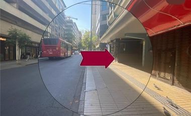 Estacionamiento en Miraflores, Santiago.