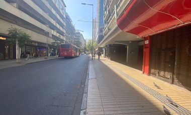 Estacionamiento en Miraflores, Santiago.
