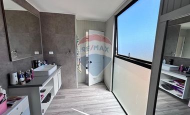 Casa nueva con vista a Punta de Lobos de 4D + 3B