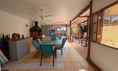 ¡OPORTUNIDAD! 2 CASAS EN ISLA DE MAIPO