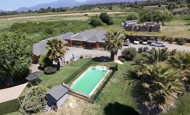 ¡OPORTUNIDAD! 2 CASAS EN ISLA DE MAIPO